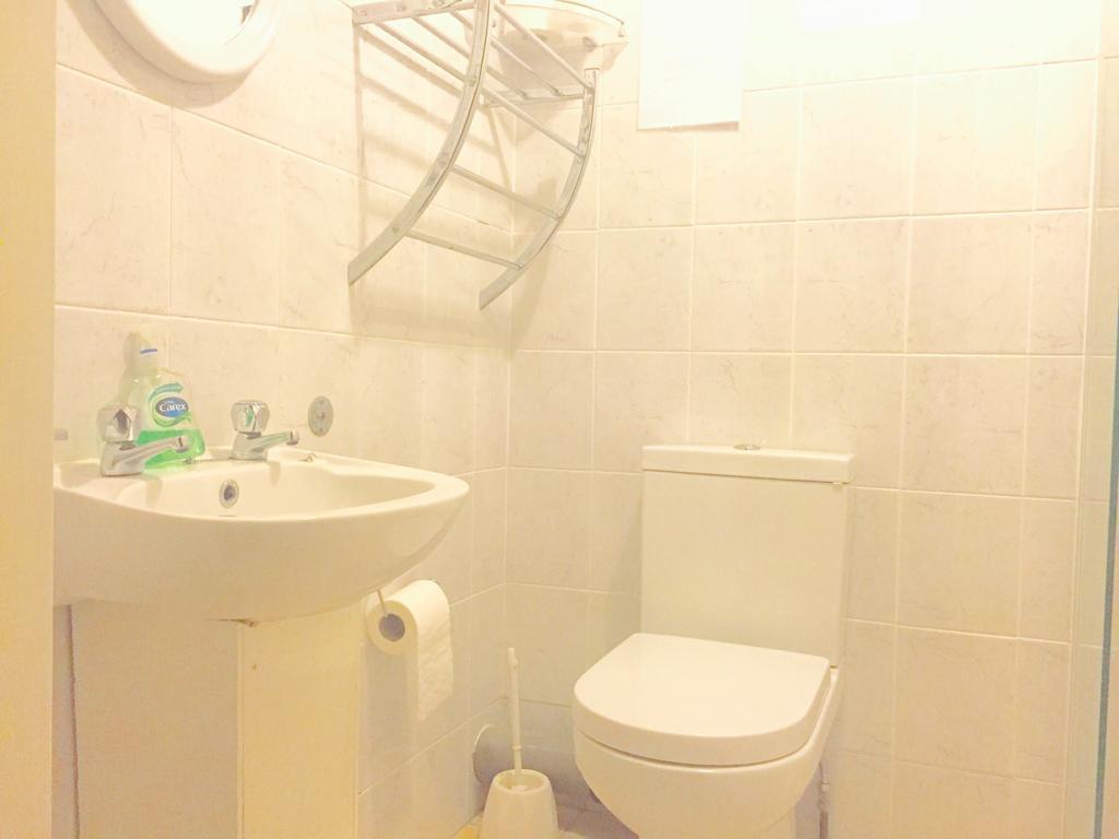Southend Inn Hotel - Close To Beach, Train Station & Southend Airport Kamer foto
