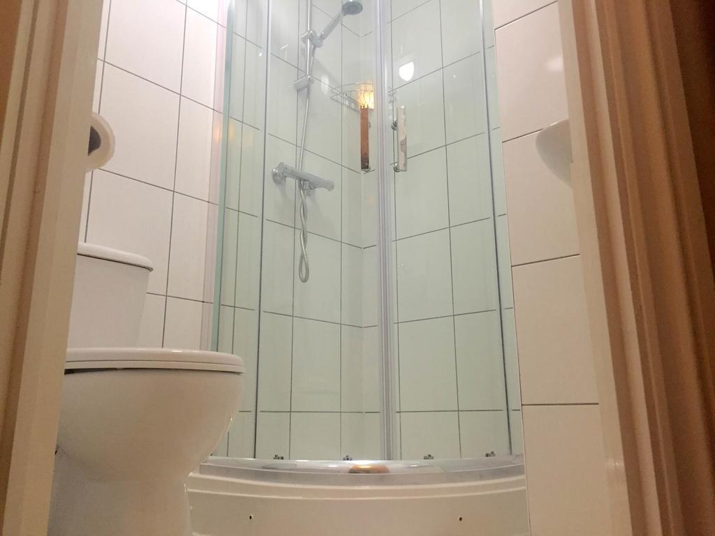 Southend Inn Hotel - Close To Beach, Train Station & Southend Airport Kamer foto